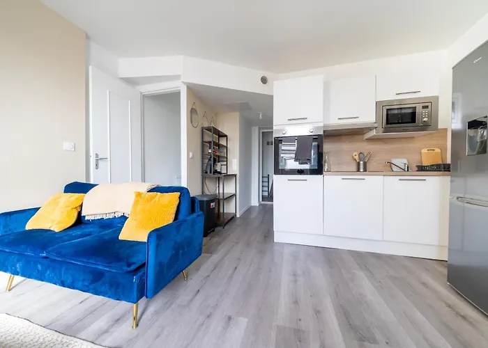 Apartment Maison 4 Ch, Ideal Deplacement Pro, Parking, Renove *