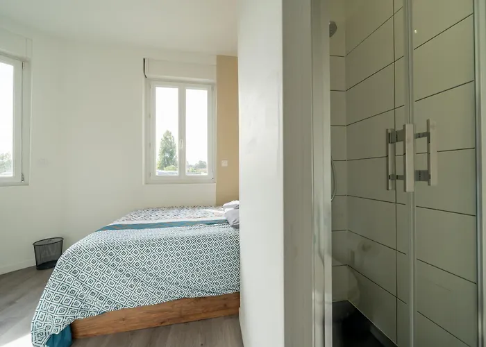 Maison 4 Ch, Ideal Deplacement Pro, Parking, Renove *